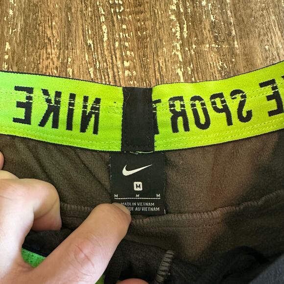 Men’s Nike Sports Tank Top & Sweatpant Joggers 2-Piece Set, L (Tank) M (Pants) - Picture 12 of 16